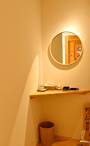 パウダールームも完備しているので、気になる方はお持ちいただいてももちろん大丈夫です。